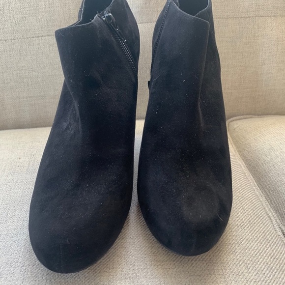 Black Suede Heeled Booties Size 11 - Picture 4 of 6